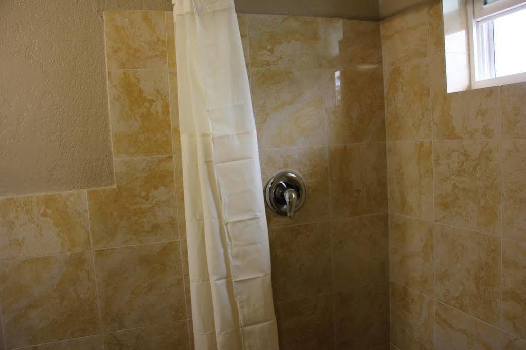 ليك ويلز Prince Of Wales Motel المظهر الخارجي الصورة